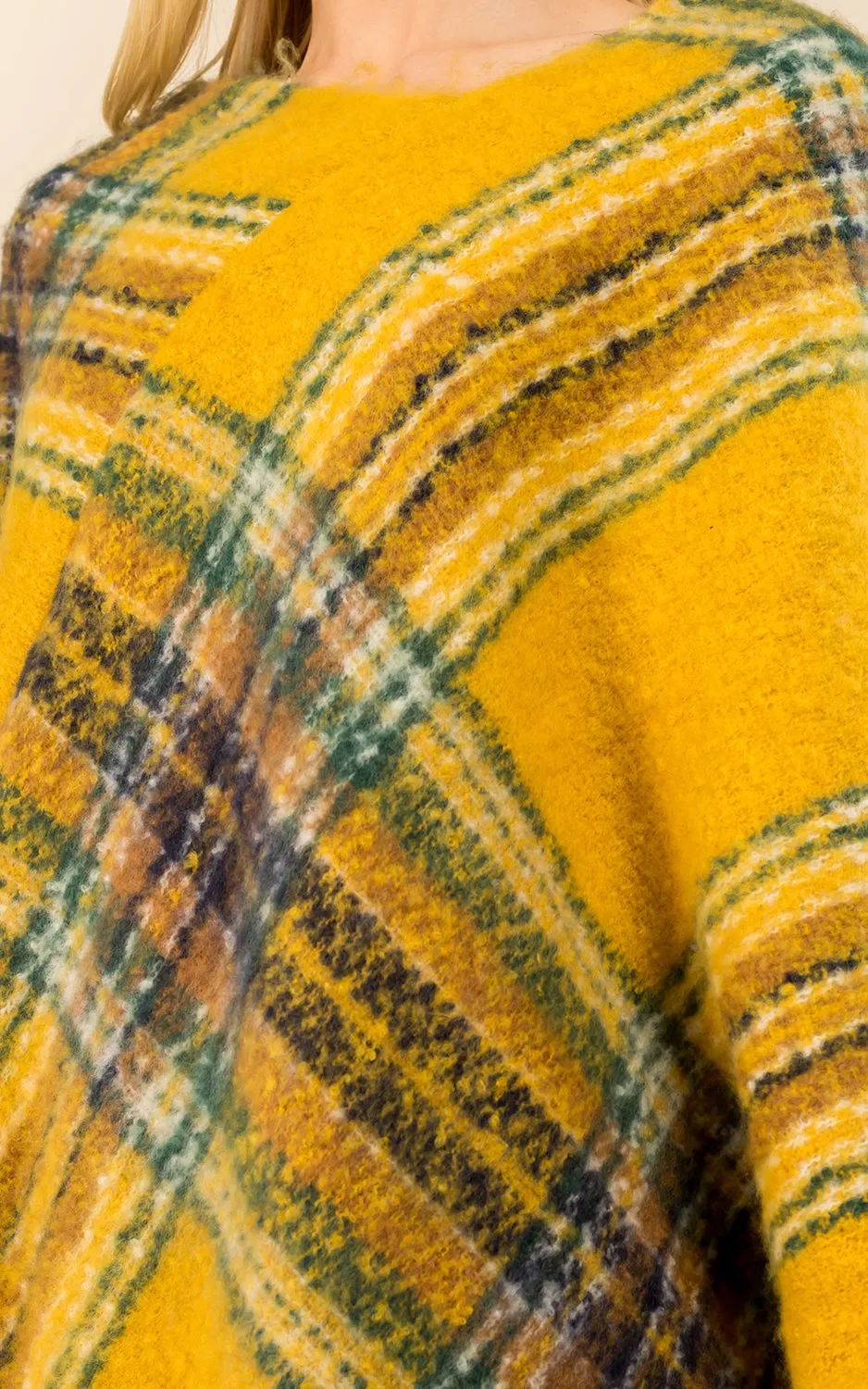 PA3125 / AV432 Plaid Pattern Comfy Soft Poncho w/Tassel