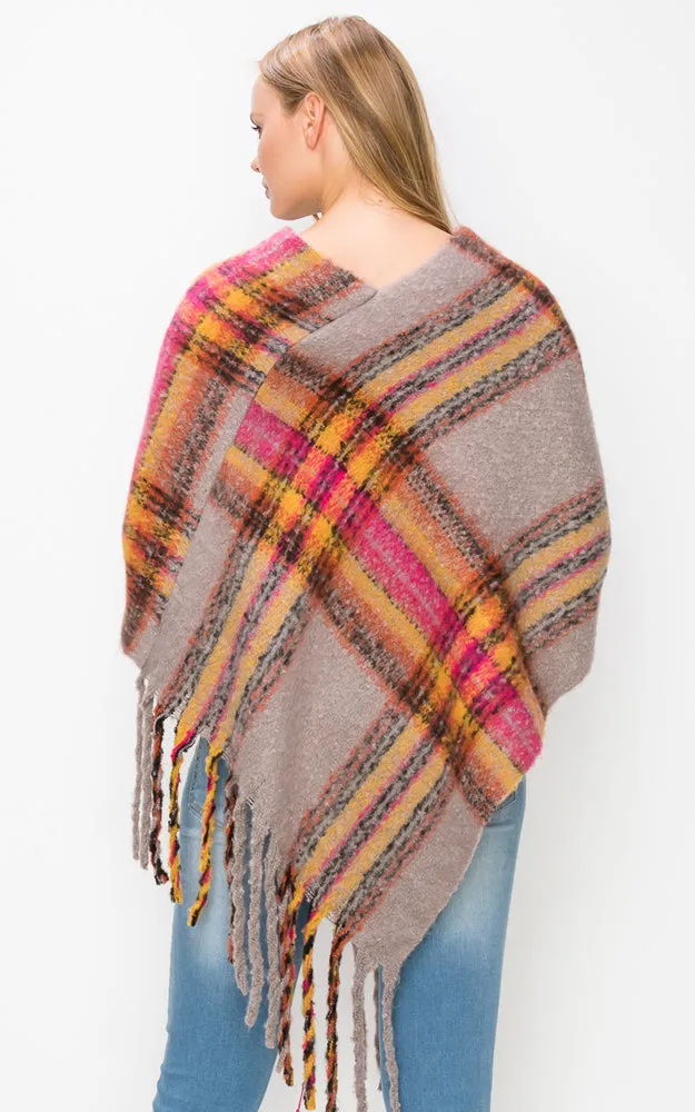 PA3125 / AV432 Plaid Pattern Comfy Soft Poncho w/Tassel