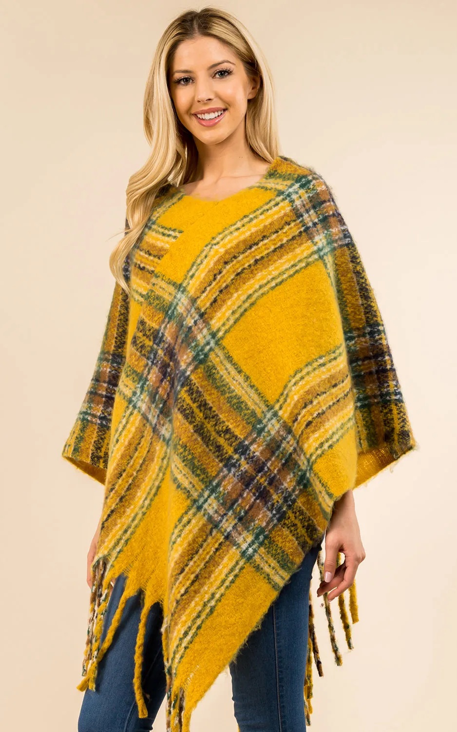 PA3125 / AV432 Plaid Pattern Comfy Soft Poncho w/Tassel
