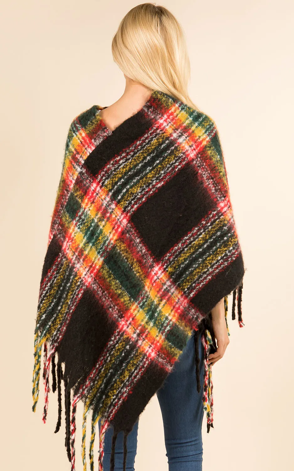 PA3125 / AV432 Plaid Pattern Comfy Soft Poncho w/Tassel